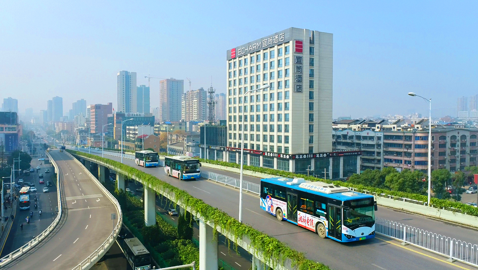品牌建設(shè)再提速 | 湘聯(lián)電纜公交車廣告全面上線！